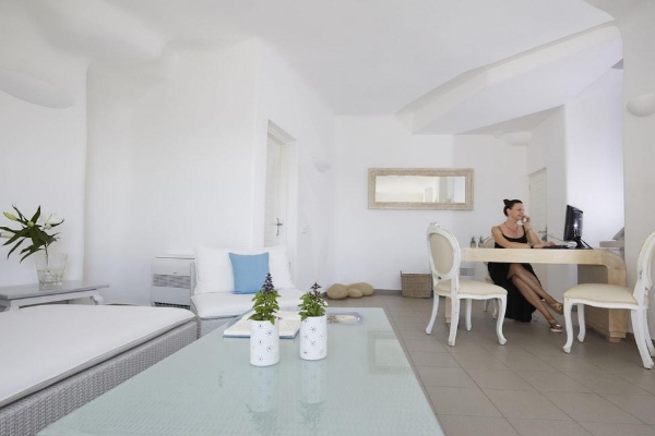 Hotel White Santorini Suites & SPA